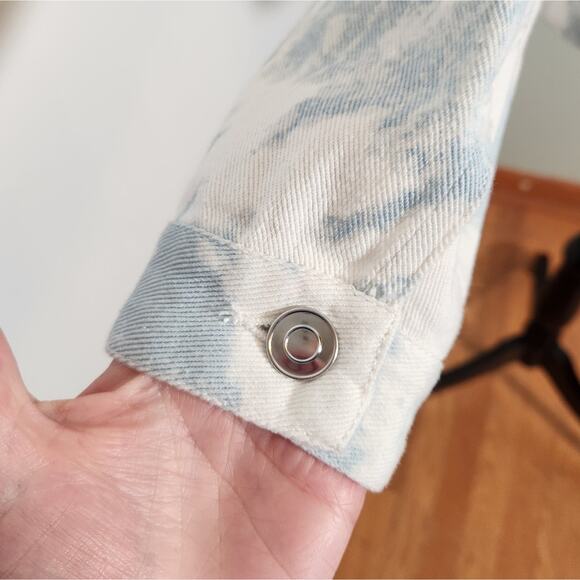 ALTAR'D STATE Blue & Ivory Tie Dye Denim Jacket, Size Medium - Picture 9 of 12